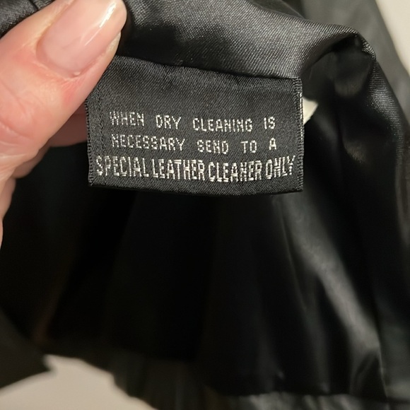 Leather jacket - Picture 4 of 5